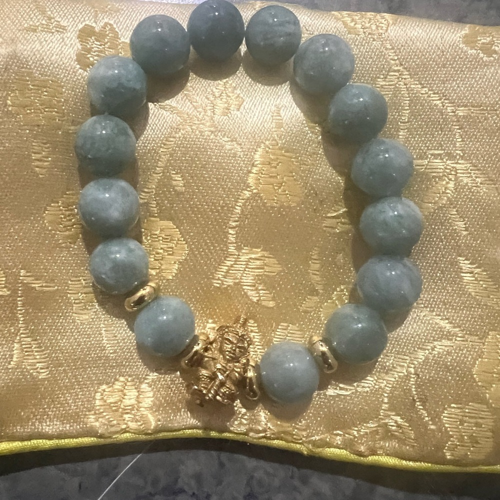 Thailand green beaded Jade Bracelet with Gold Beads - stretches
